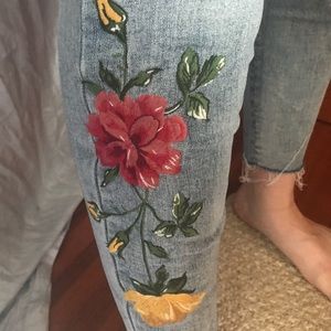 Floral detailed jeans